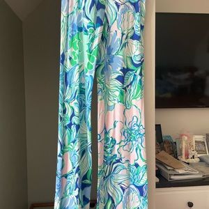 Lilly Pulitzer pants like new.